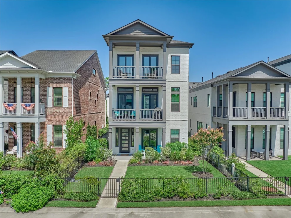 Unit for sale at 35 Amerson Bay Way, The Woodlands, TX 77380