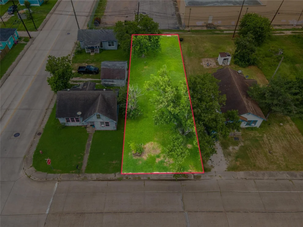 Unit for sale at 1026 W 4th Street, Freeport, TX 77541