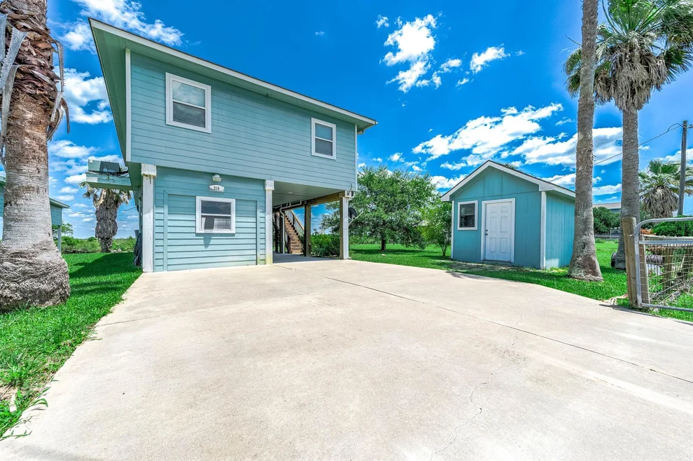 Unit for sale at 171 County Road 299, Sargent, TX 77414