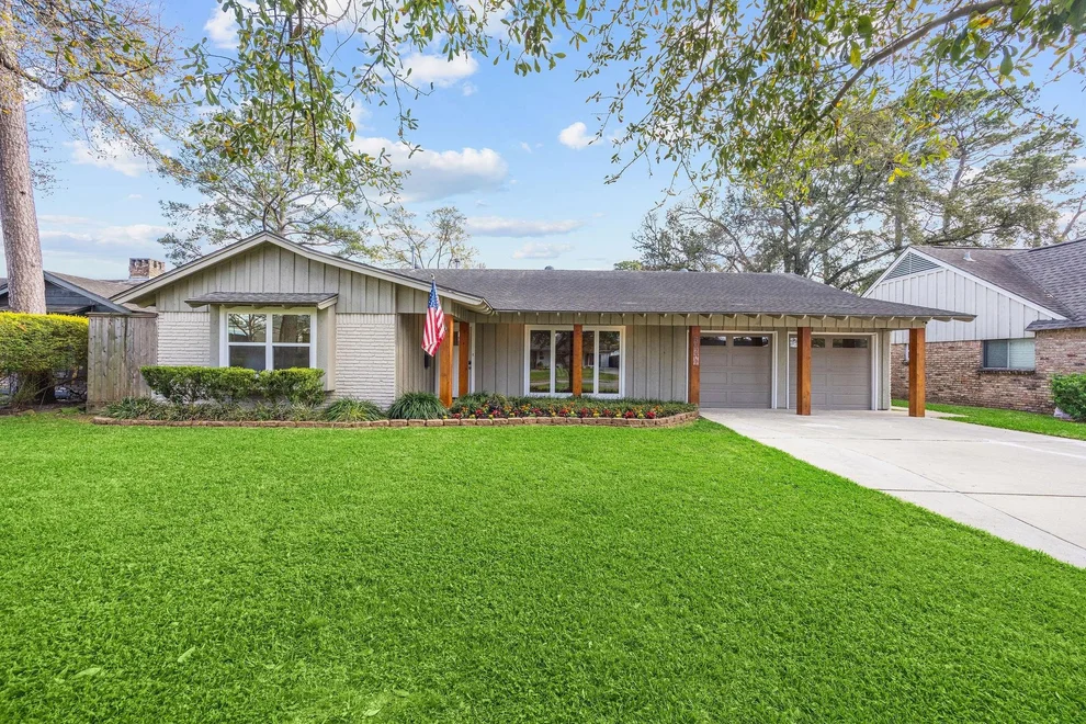 Unit for sale at 10207 Oakpoint Drive, Houston, TX 77043