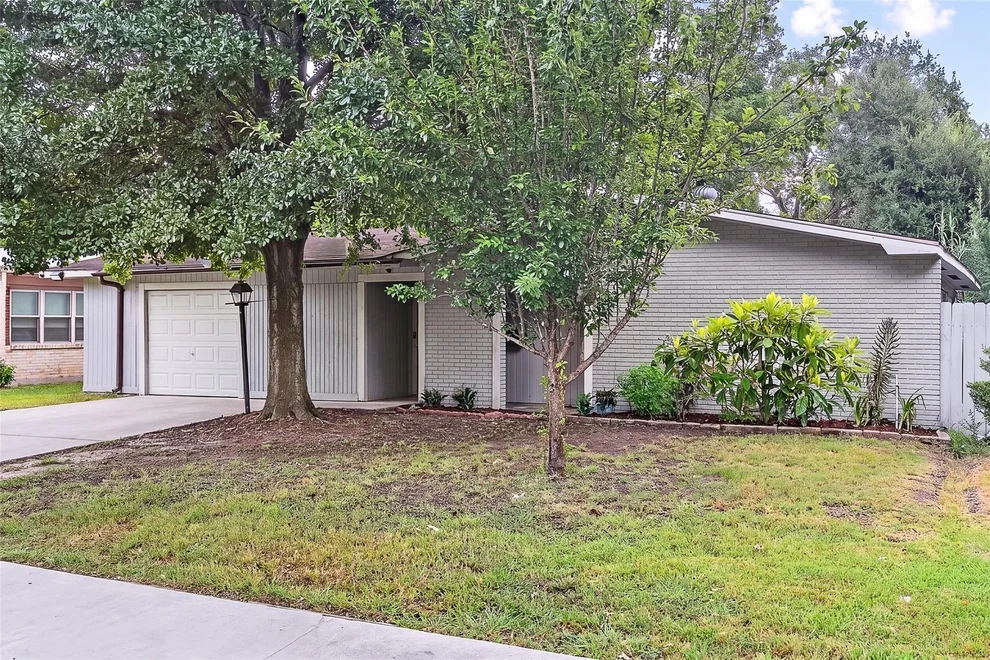 Unit for sale at 8117 Mcavoy Drive, Houston, TX 77074