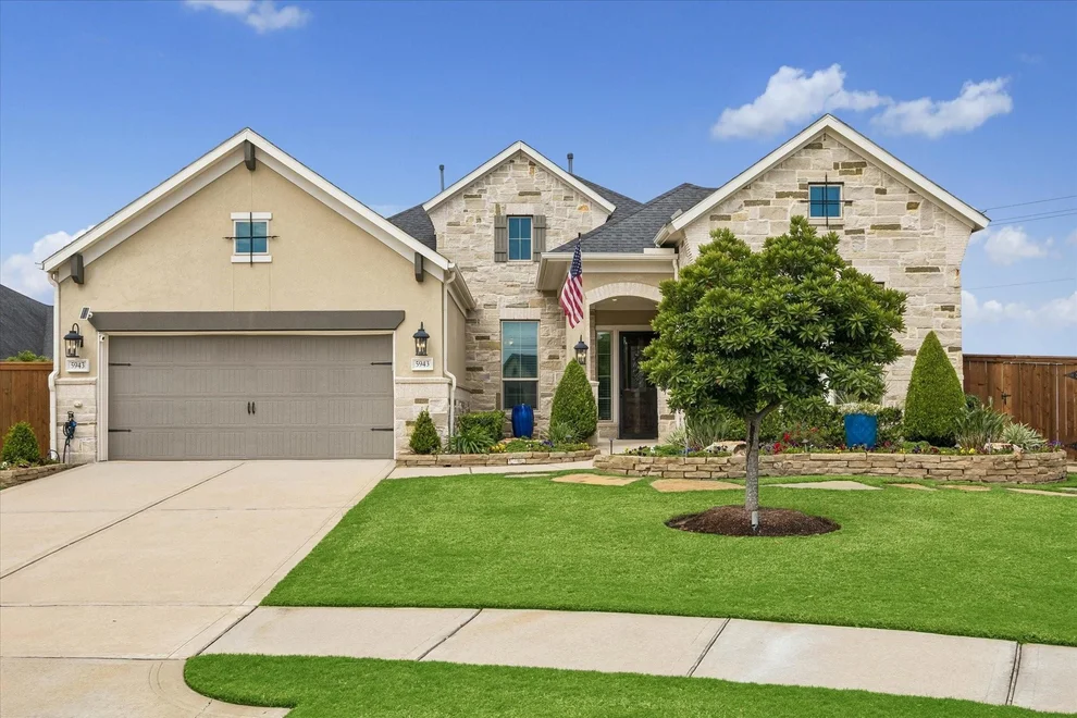 Unit for sale at 5943 Wedgewood Heights Way, Houston, TX 77059