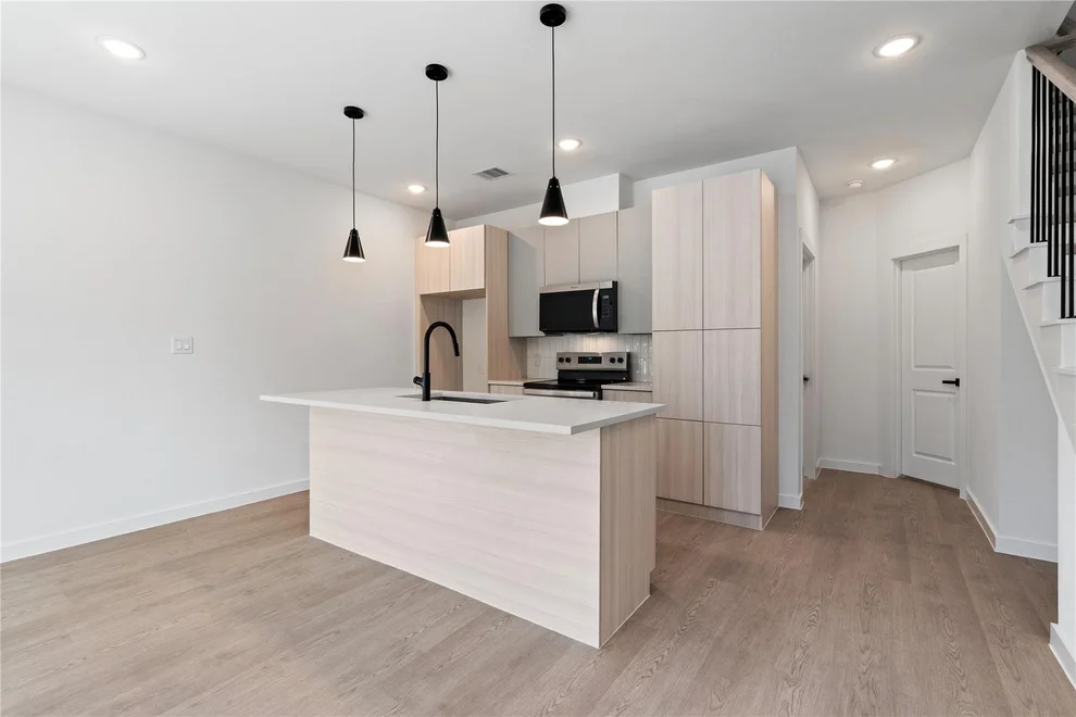 Unit for sale at 1033 North Lane, Houston, TX 77088