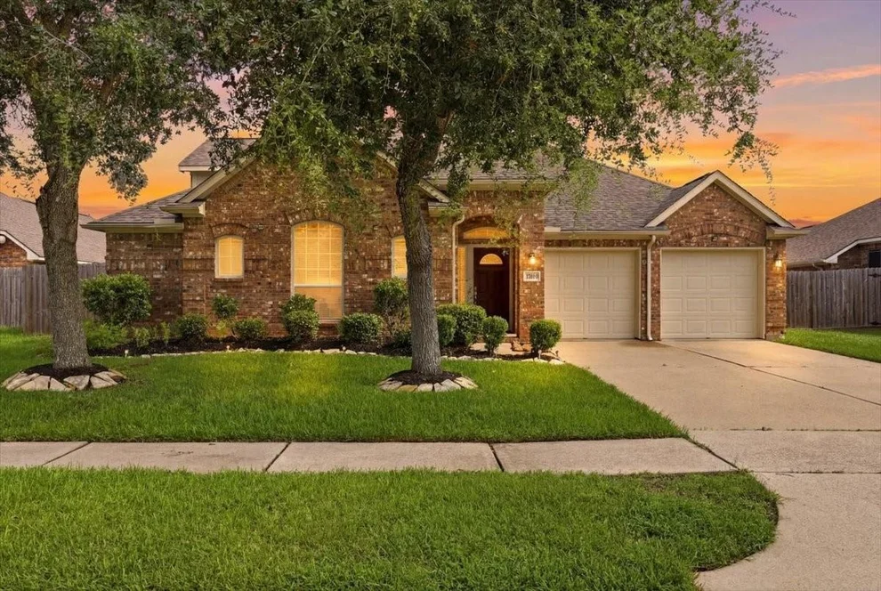 Unit for sale at 13615 Cotton Run, Mont Belvieu, TX 77523