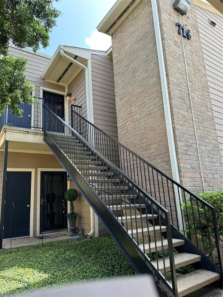 Unit for sale at 714 Bering Drive, Houston, TX 77057