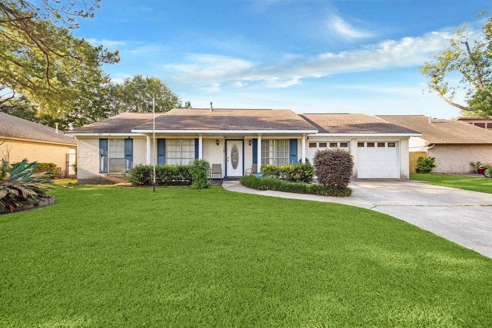 Unit for sale at 1105 Mesquite Street, Baytown, TX 77521