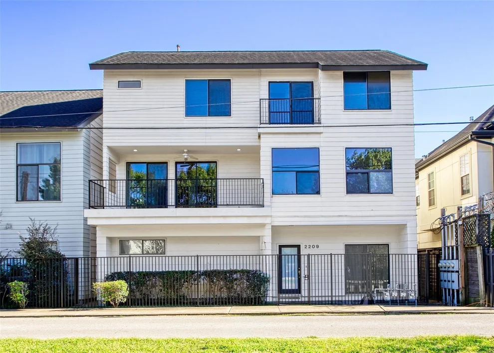 Unit for sale at 2209 Bastrop Street, Houston, TX 77003