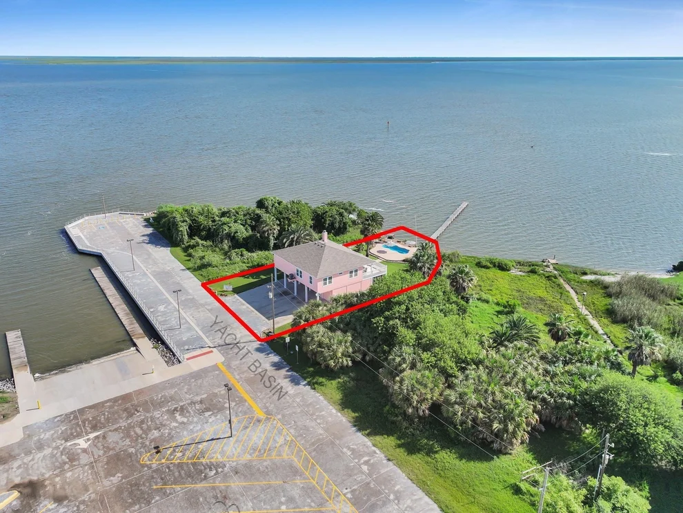 Unit for sale at 1300 Yacht Basin, Gilchrist, TX 77617
