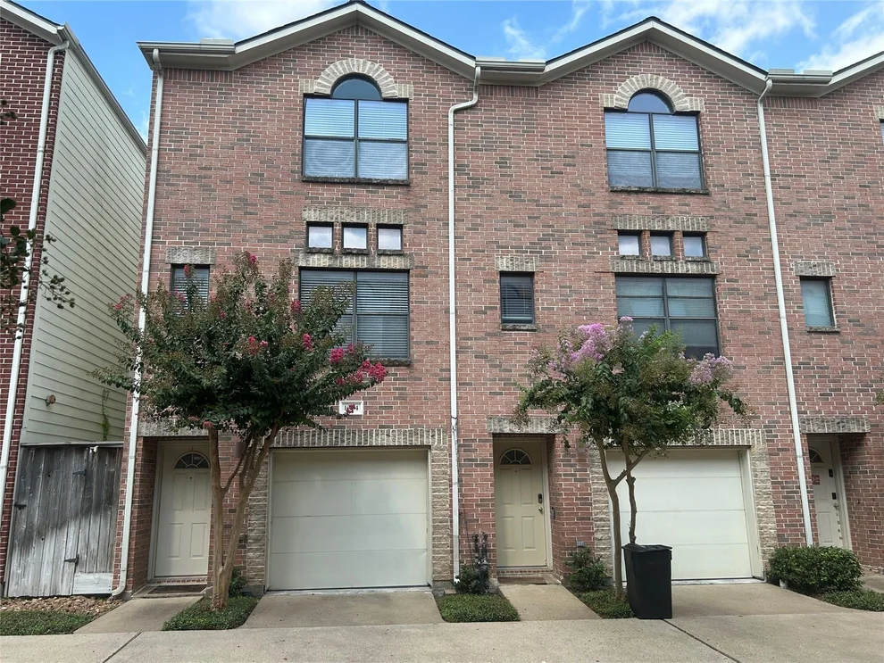 Unit for sale at 3501 Link Valley Drive, Houston, TX 77025