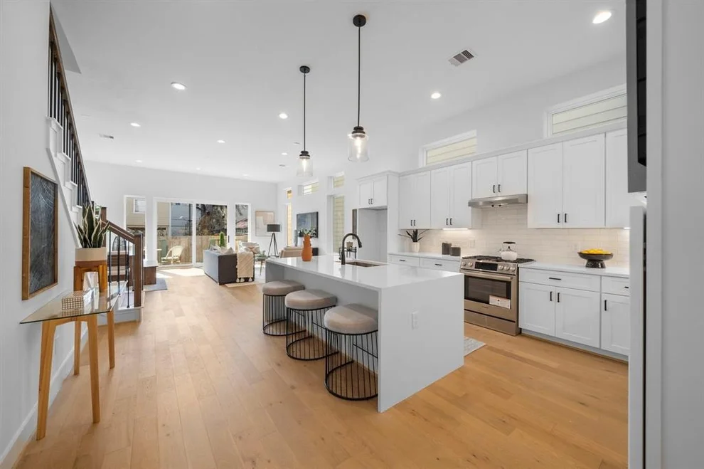 Unit for sale at 5315 Kansas Street, Houston, TX 77007
