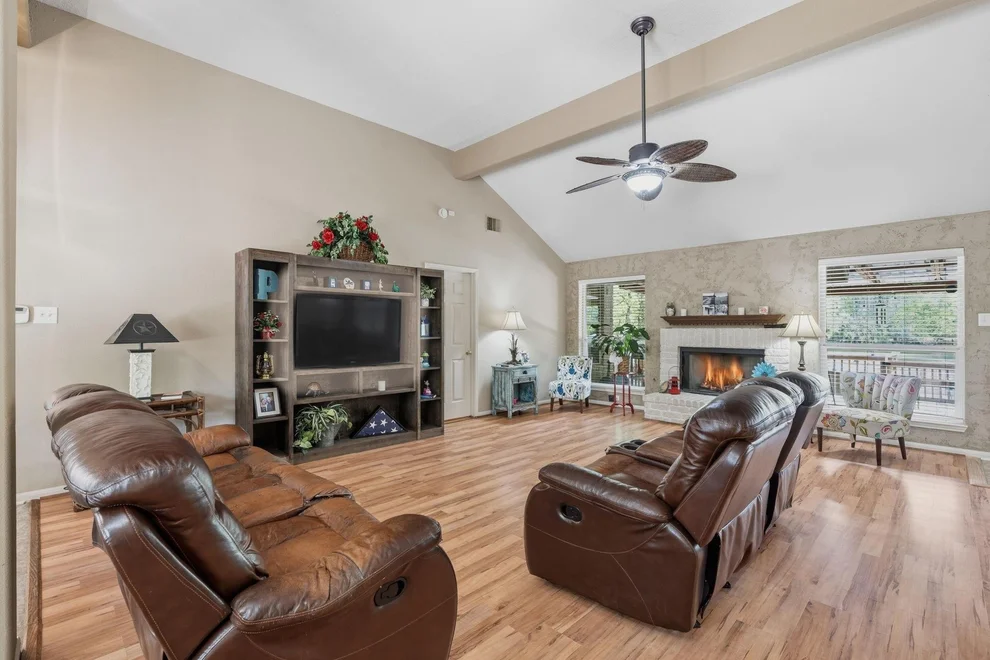 Unit for sale at 907 Columbia River Road, Montgomery, TX 77316
