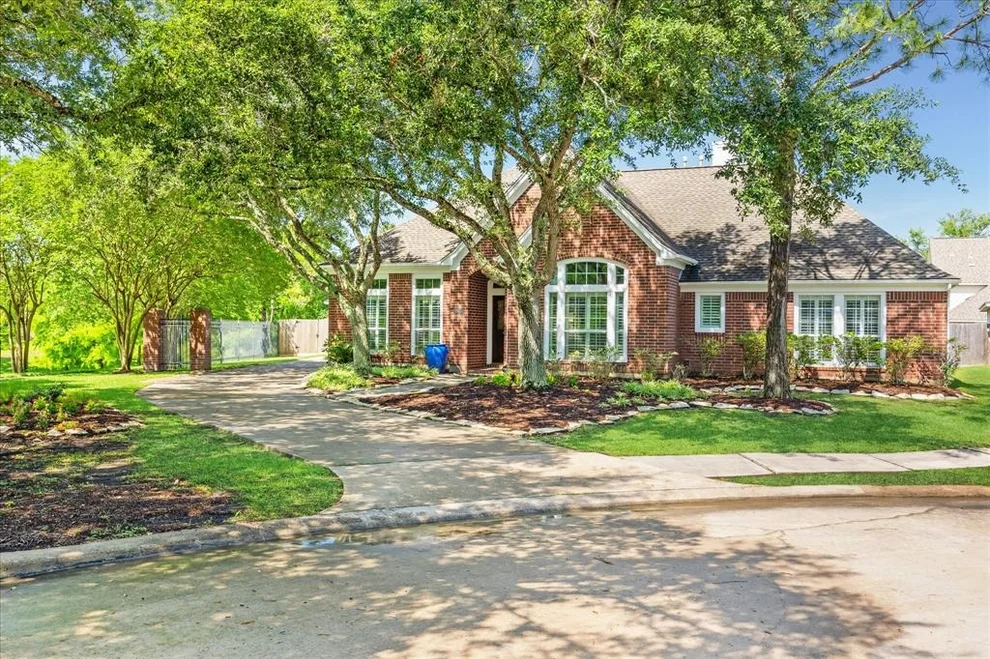 Unit for sale at 3008 Autumn Hills Court, Friendswood, TX 77546