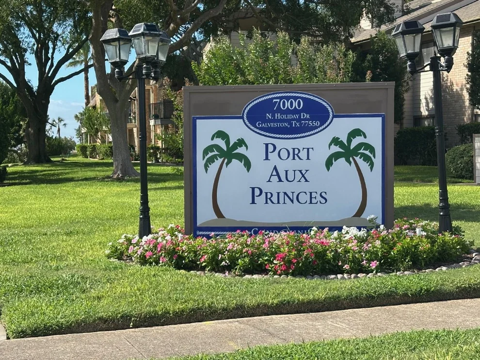 Unit for sale at 7057 N Holiday Drive, Galveston, TX 77550