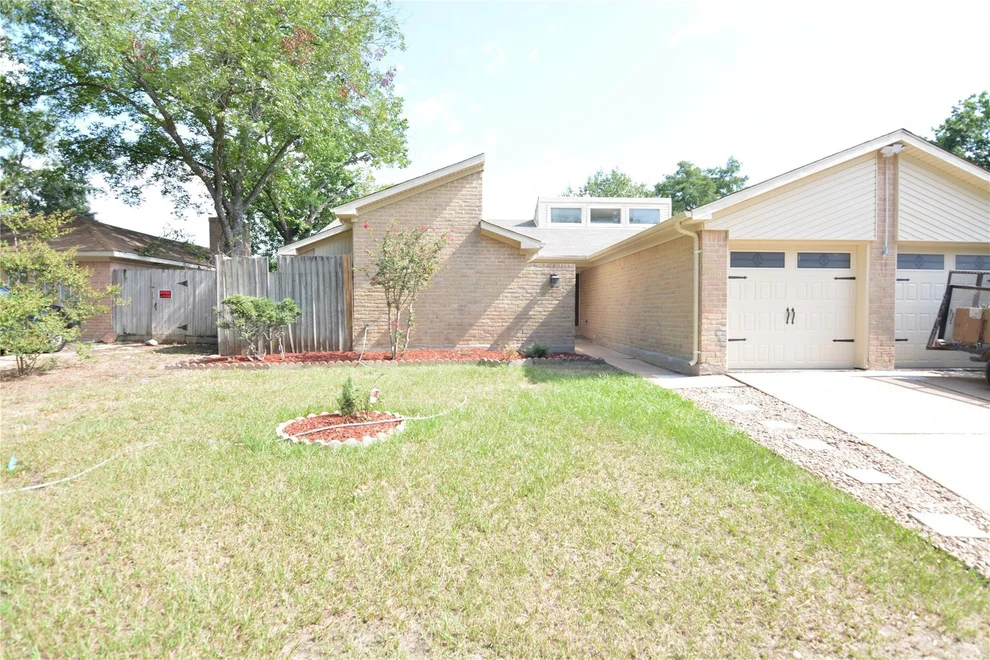 Unit for sale at 16502 Kassikay Drive, Houston, TX 77084