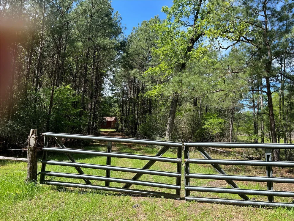 Unit for sale at (Tract 1) 33 Eubanks Road, Bedias, TX 77831
