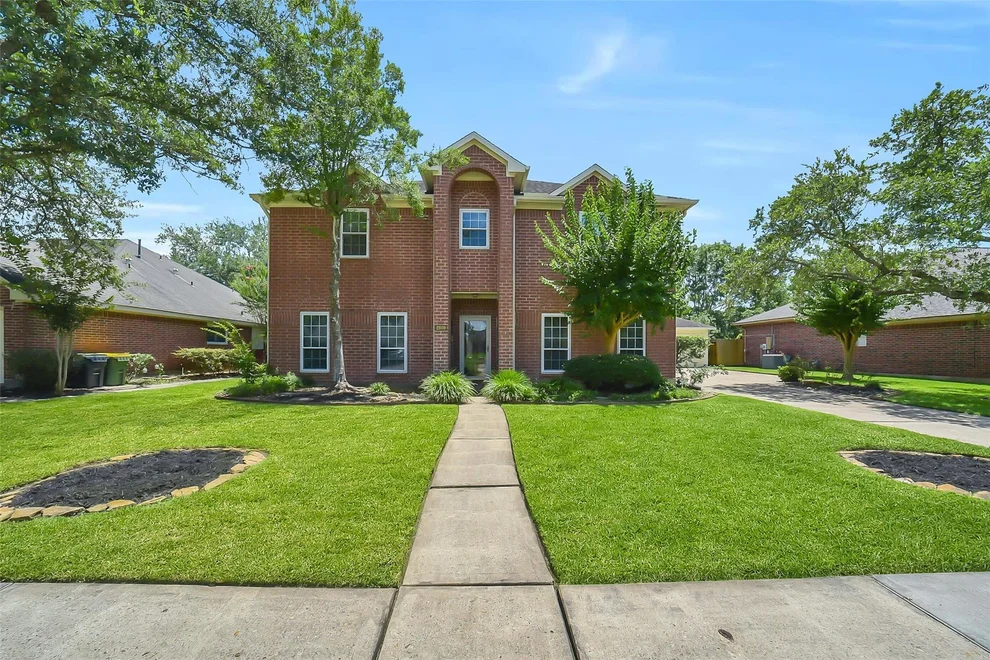Unit for sale at 2609 John Street, Pearland, TX 77581