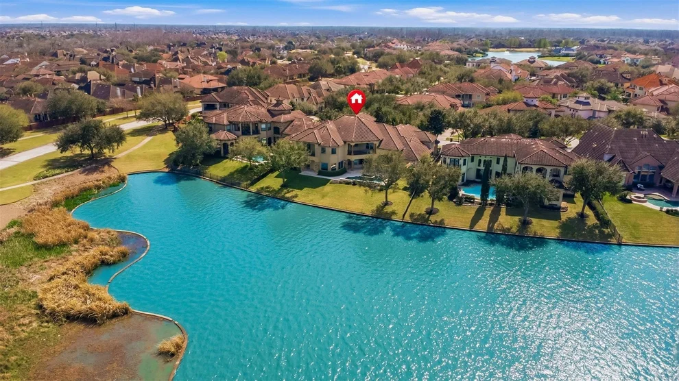 Unit for sale at 22 Sunset Park Lane, Sugar Land, TX 77479