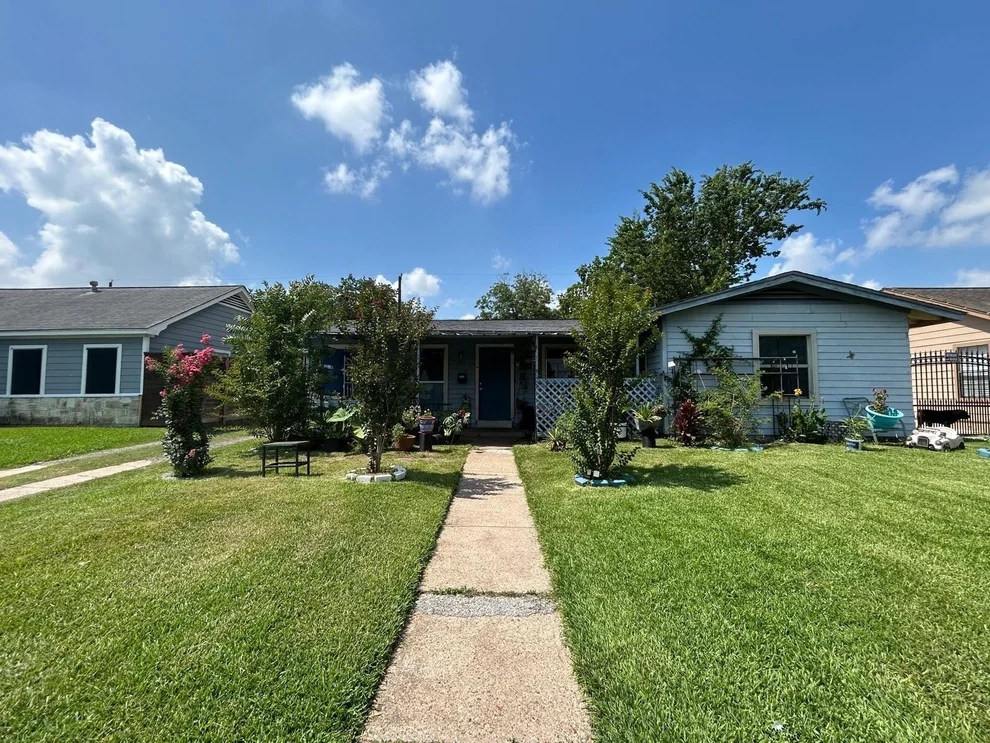 Unit for sale at 7611 Buena Vista Street, Houston, TX 77087