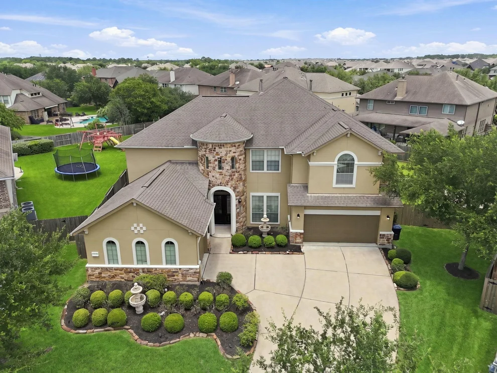 Unit for sale at 2407 Mallorca Pass, League City, TX 77573