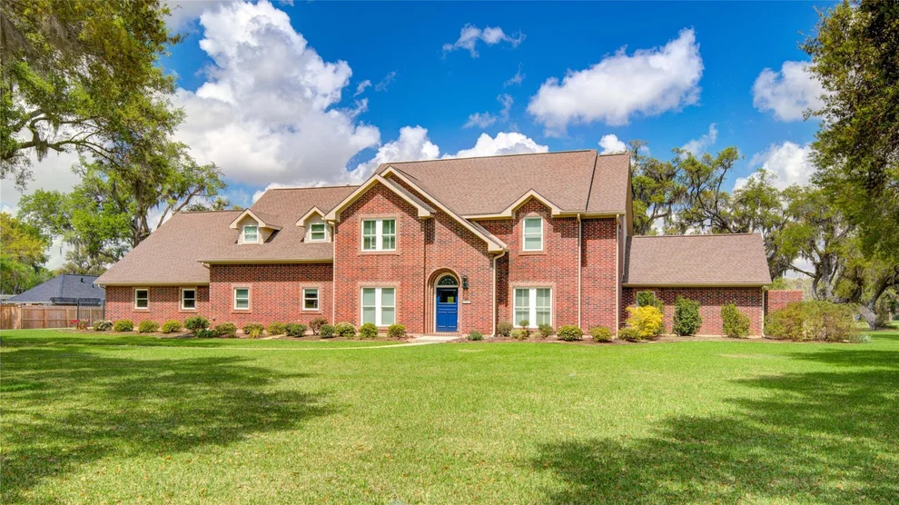 Unit for sale at 212 Teakwood Street, Lake Jackson, TX 77566