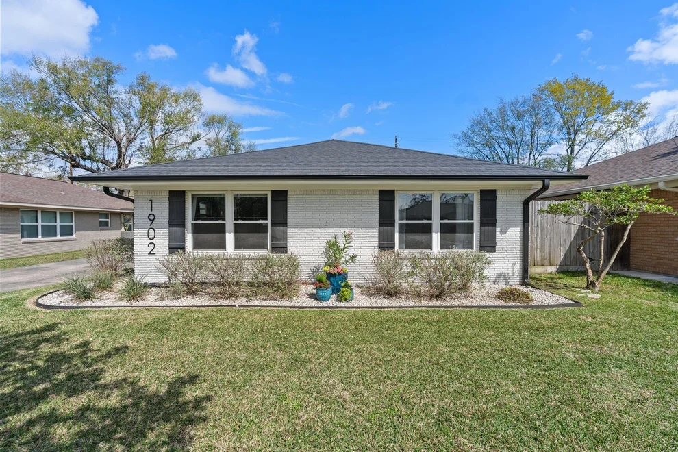 Unit for sale at 1902 De Milo Drive, Houston, TX 77018