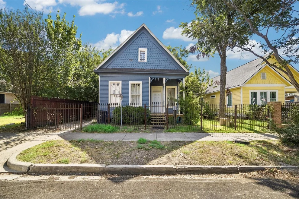 Unit for sale at 1609 Fulton Street, Houston, TX 77009