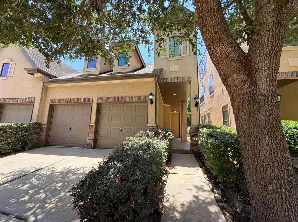 Unit for sale at 2942 Royal Oaks Crest, Houston, TX 77082