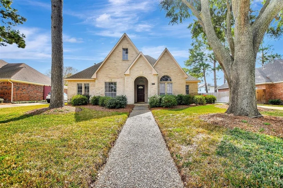 Unit for sale at 18319 Farnsfield Drive, Houston, TX 77084