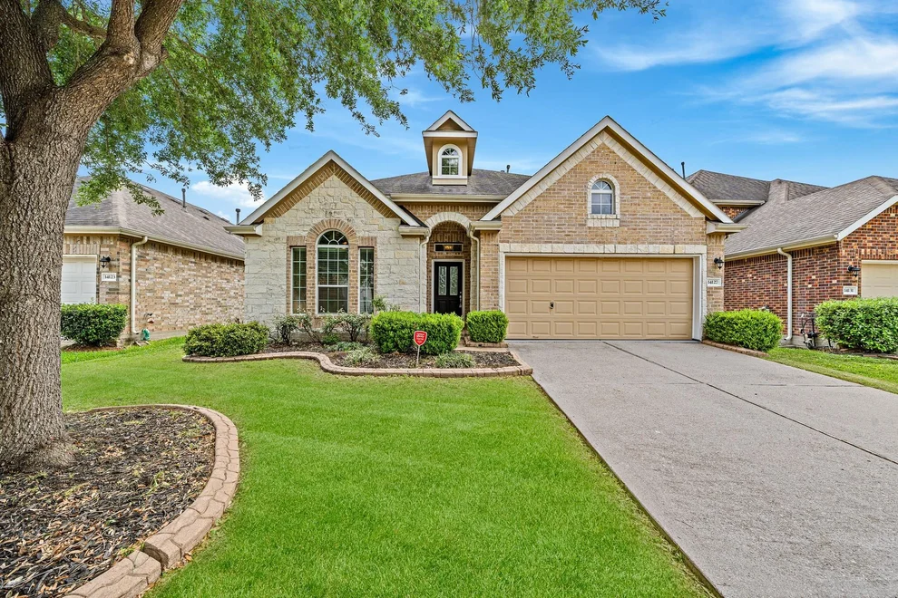 Unit for sale at 14127 Grovemist Lane, Houston, TX 77082