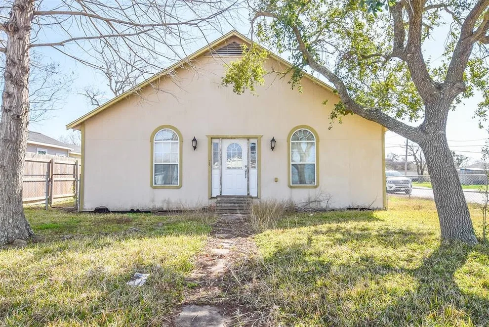 Unit for sale at 529 W 4th Street, Freeport, TX 77541