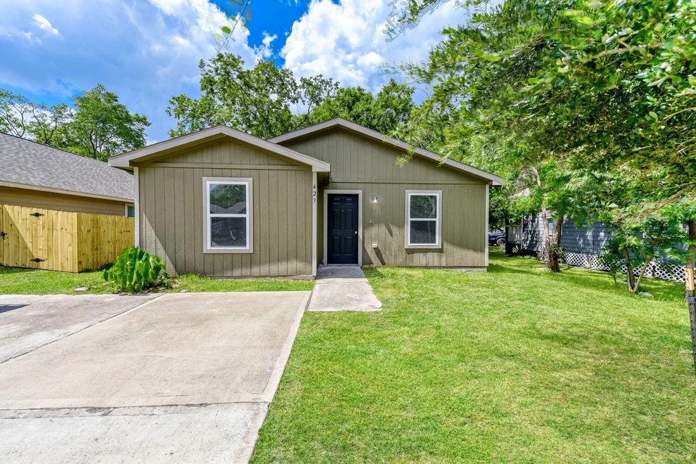Unit for sale at 423 Armstrong Street, Houston, TX 77029