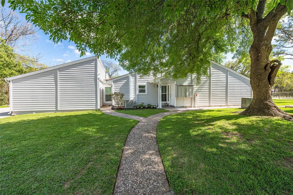 Unit for sale at 22 Hideaway Drive, Friendswood, TX 77546