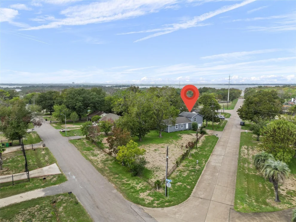 Unit for sale at 99 Brownwood Drive, Baytown, TX 77520