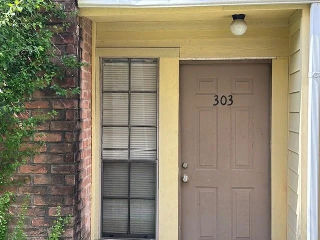 Unit for sale at 10501 South Drive, Houston, TX 77099
