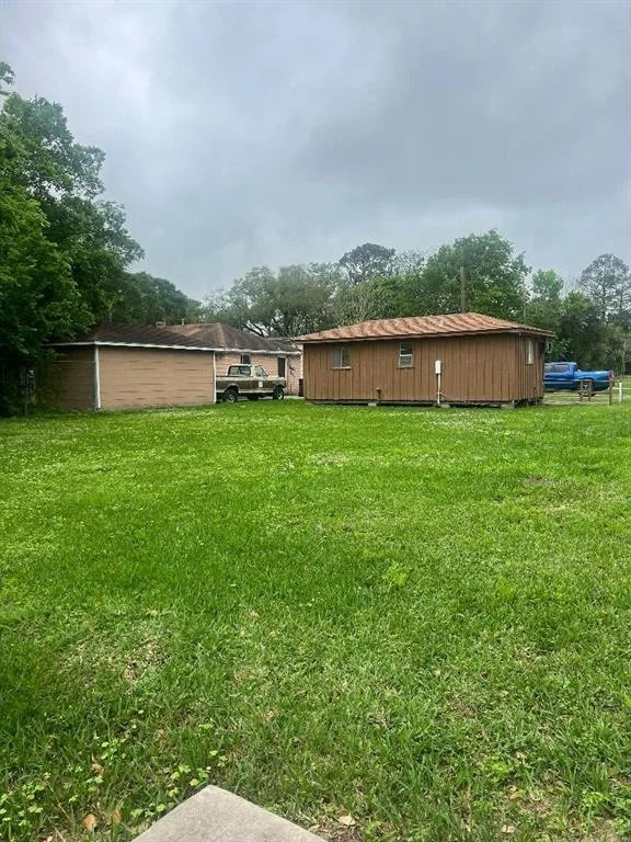 Unit for sale at 2101 N Park Avenue, Pearland, TX 77581