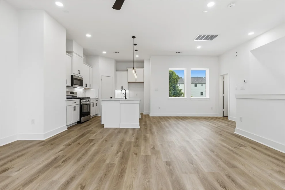 Unit for sale at 812 Elkhart Street, Houston, TX 77091