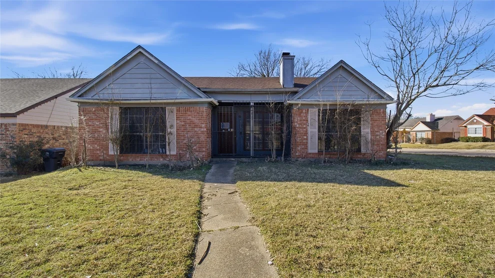 Unit for sale at 815 Apache Drive, Dallas, TX 75217