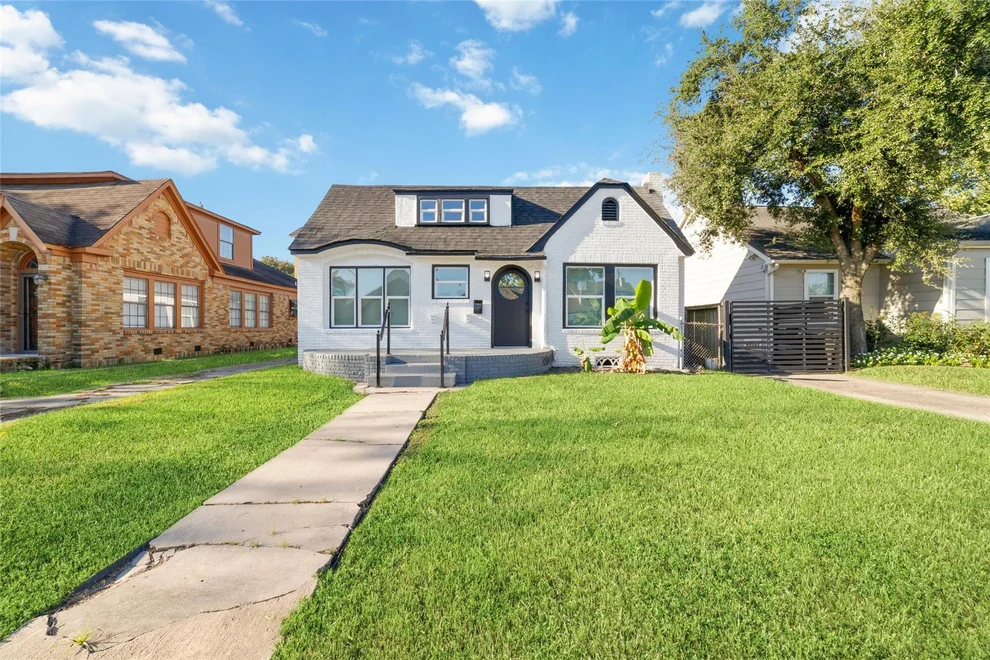 Unit for sale at 2914 Wheeler Street, Houston, TX 77004