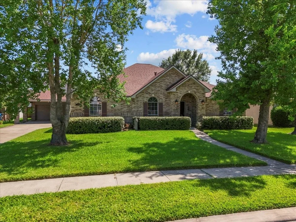 Unit for sale at 2213 Greenthread, League City, TX 77573