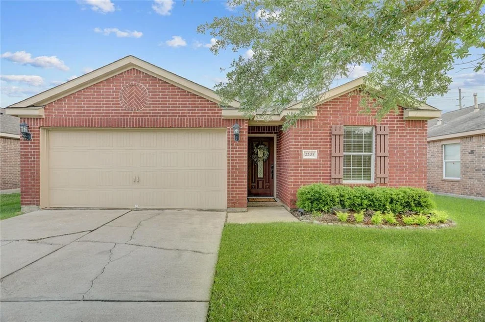 Unit for sale at 2203 Golden Topaz Drive, Rosharon, TX 77583