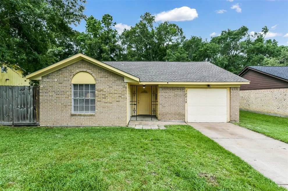 Unit for sale at 10015 Valley Lake Drive, Houston, TX 77078