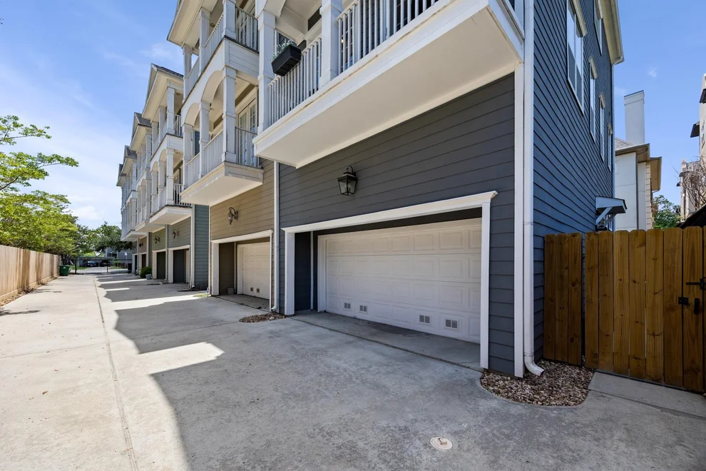 Unit for sale at 1331 W 24th Street, Houston, TX 77008