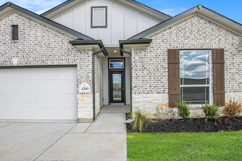 Unit for sale at 4309 Ellison Street, Bay City, TX 77414