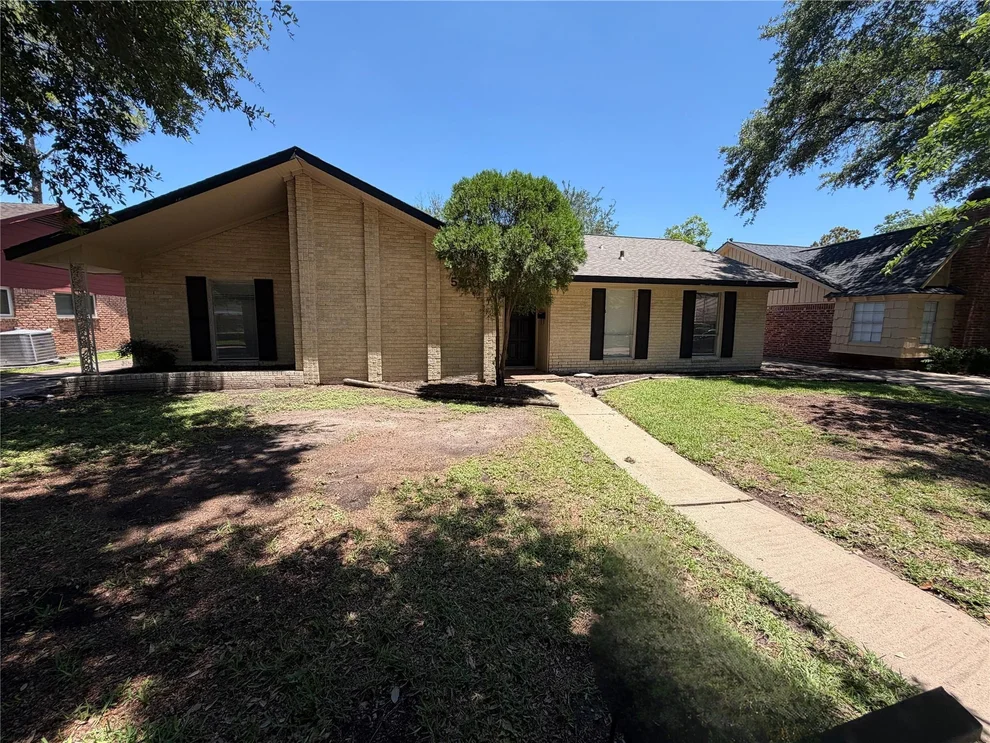 Unit for sale at 5850 Paisley Street, Houston, TX 77096