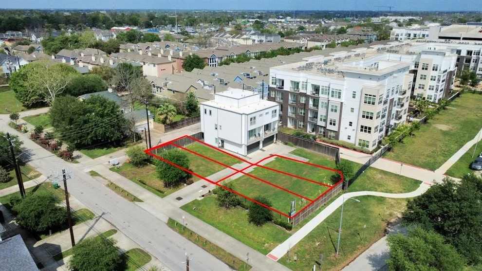 Unit for sale at 449 W 25th Street, Houston, TX 77008