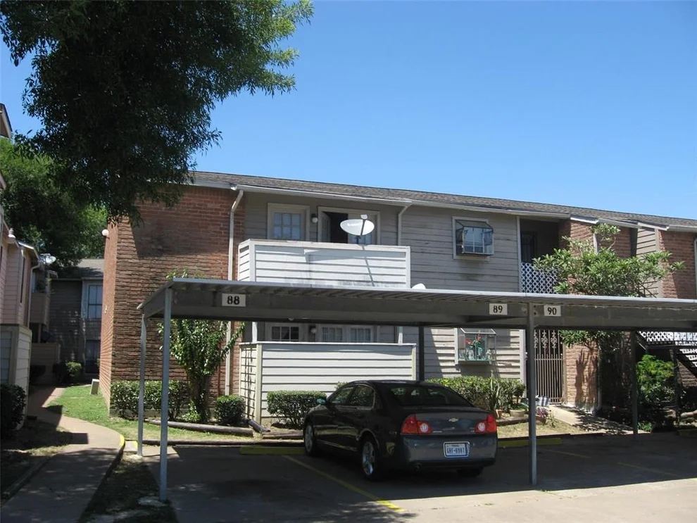 Unit for sale at 10601 South Drive, Houston, TX 77099
