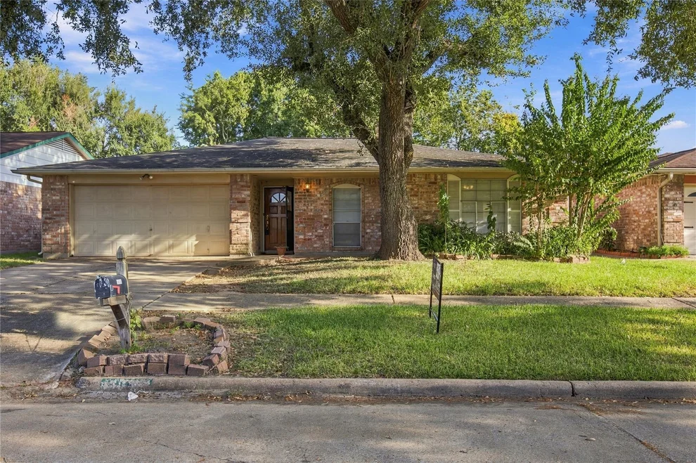 Unit for sale at 13826 Southline Road, Sugar Land, TX 77498