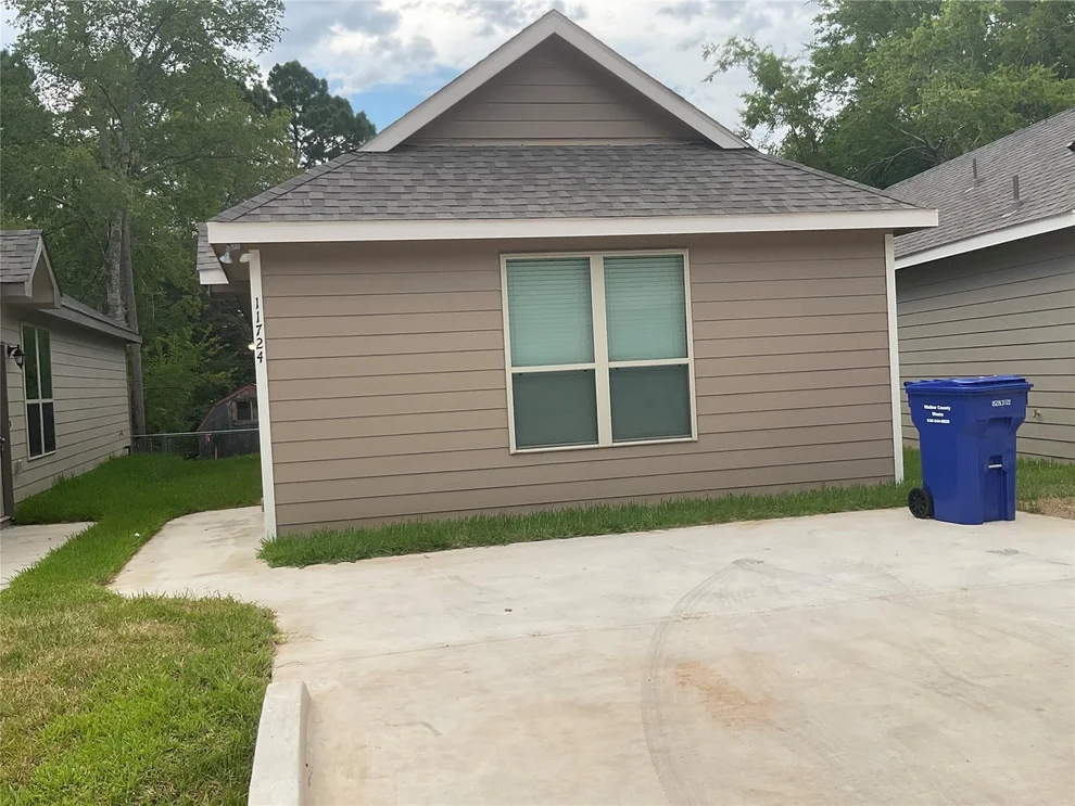 Unit for sale at 11724 White Cedar Street, Willis, TX 77318
