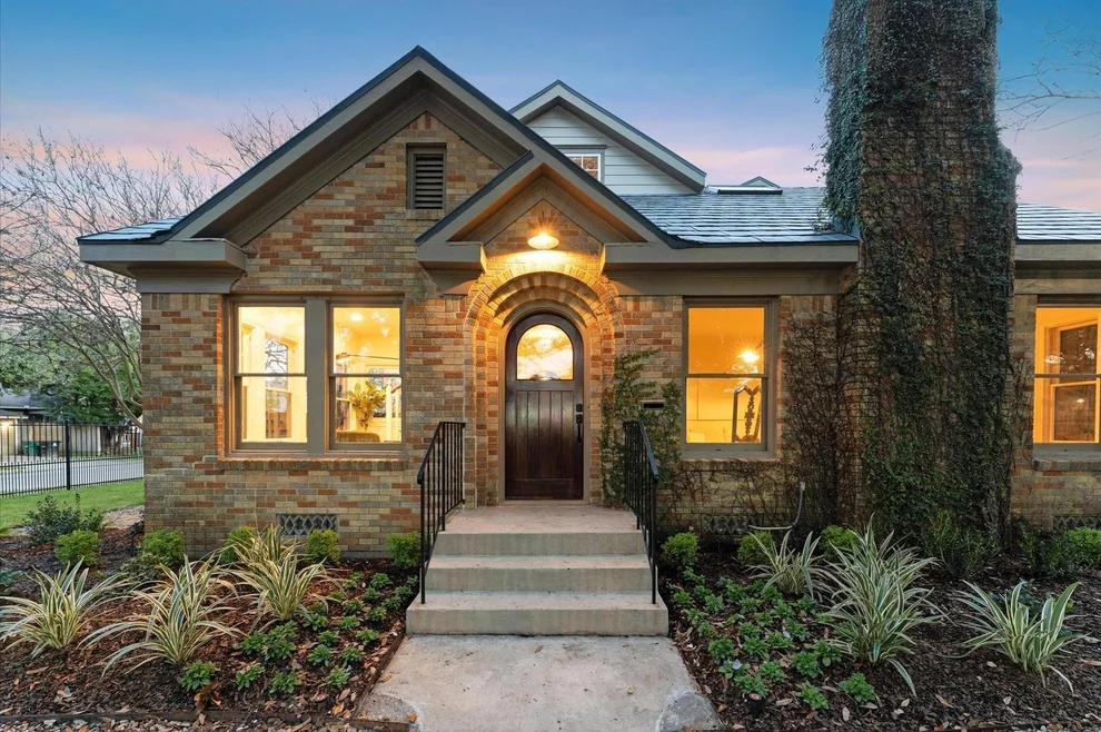Unit for sale at 304 Bayland Avenue, Houston, TX 77009