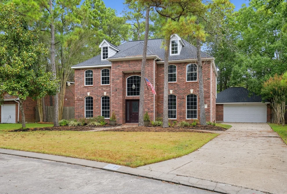 Unit for sale at 10 Larksberry Place, The Woodlands, TX 77382